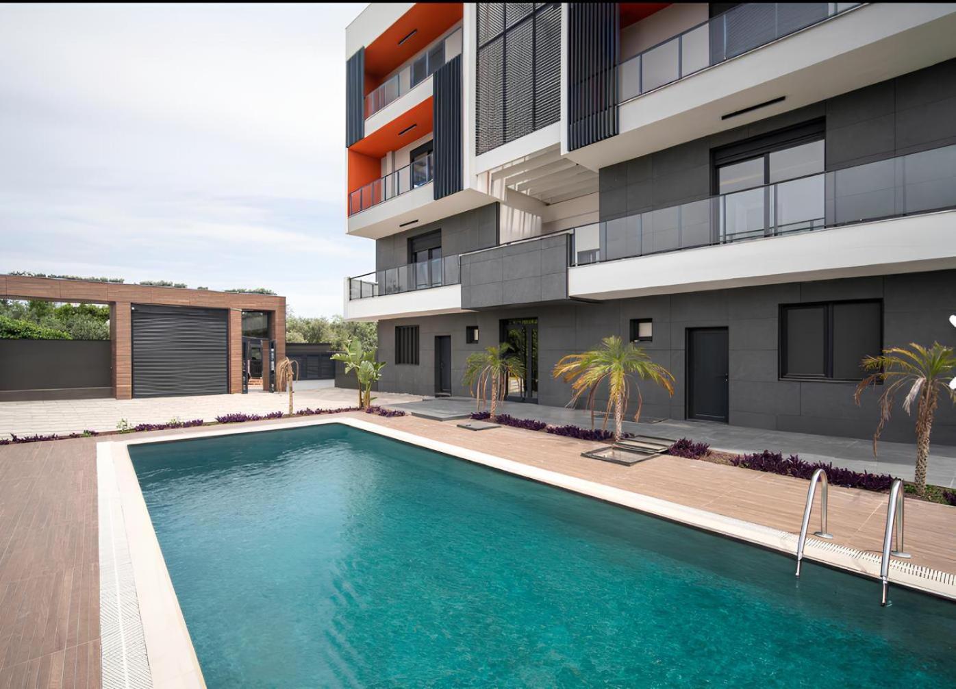 Appartement Havalimanina Yakin 1+1 Lux